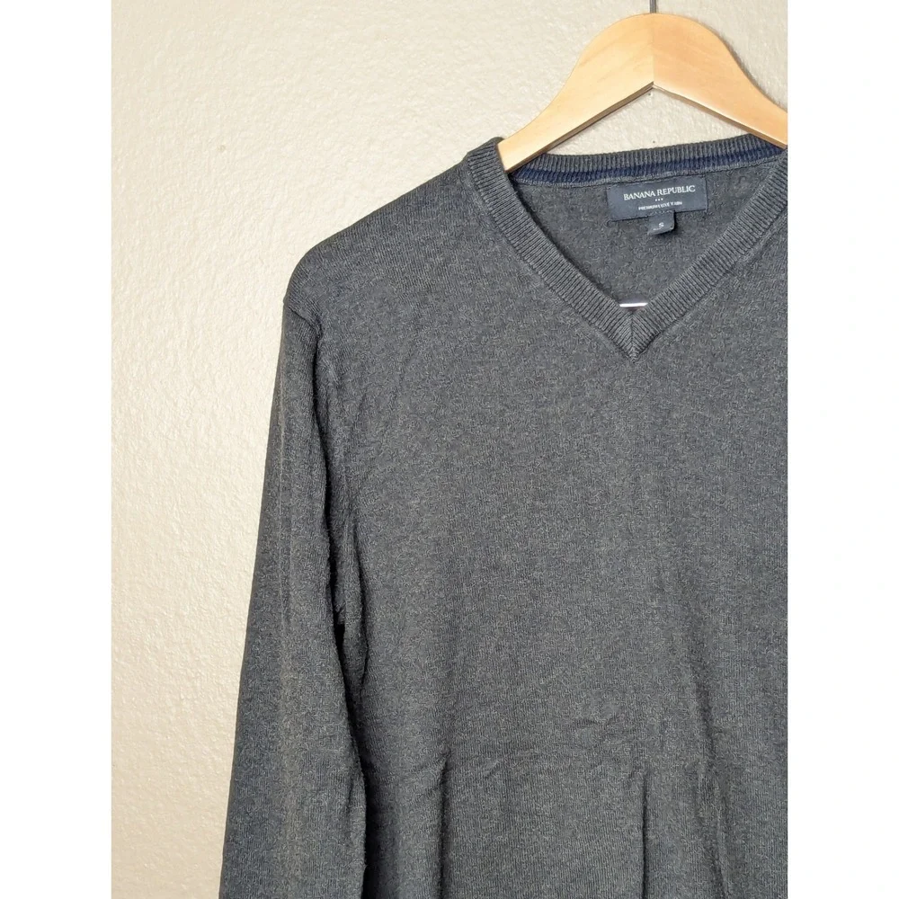 Banana Republic V-Neck Sweater Mens S Grey Luxe Yarn Cotton Silk Cashmere